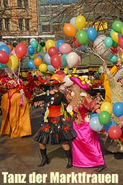 Alljährlicher Höhepunkt ist der Tag der Marktfrauen auf dem Viktualienmarkt am Faschingsdienstag, 20.02.2007 der nun schon zum 20. Mal aufgeführt wird (Foto: Ingrid Grossmann)